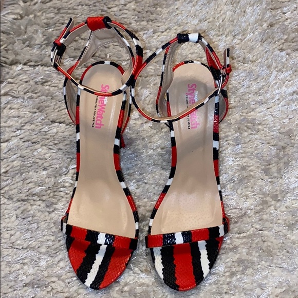 JustFab heels size 10 - Picture 1 of 3